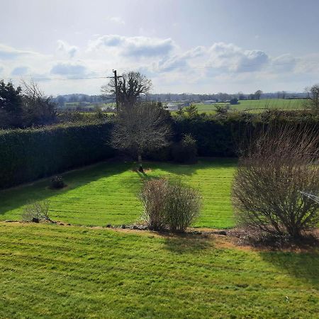 4 Bedroom, 15 Min To Limerick City Quiet Retreat. Exteriér fotografie