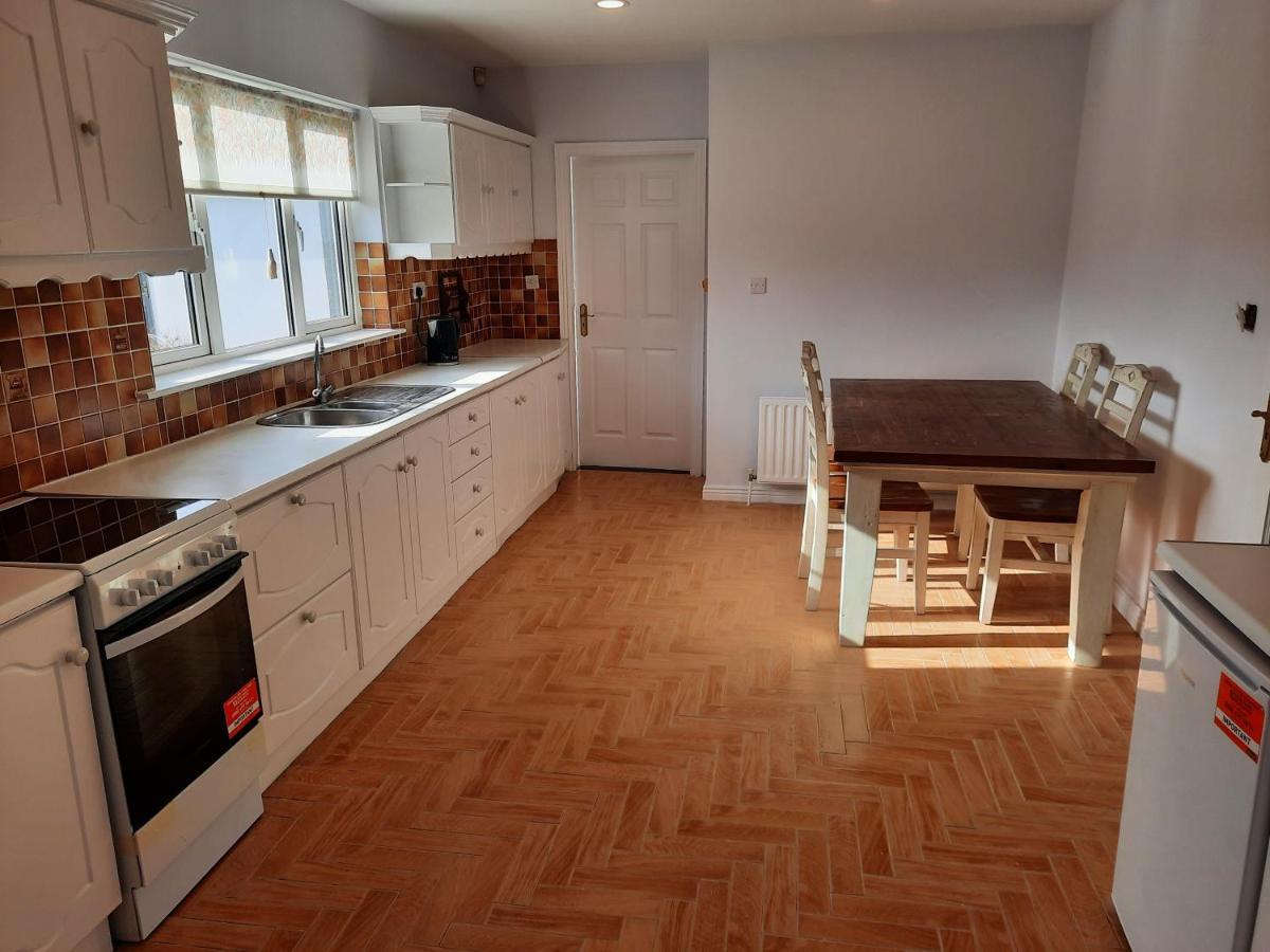 4 Bedroom, 15 Min To Limerick City Quiet Retreat. Exteriér fotografie